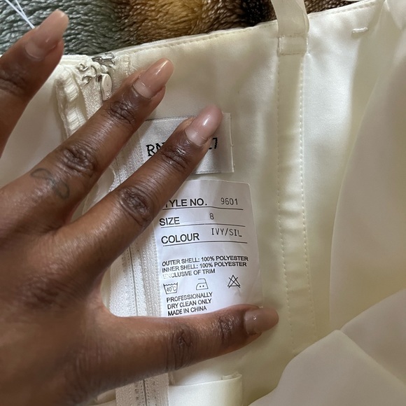 NEVER WORN Affordable Wedding Dress Size 8 - Picture 7 of 8